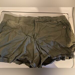 Sonoma Women's Shorts in Olive